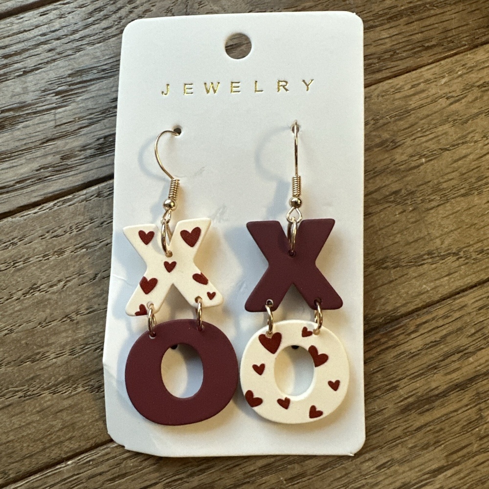 Heart Dangle Valentine Earrings XOXO Acrylic Red‎ White